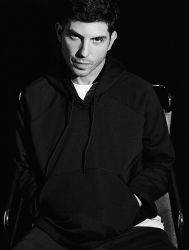 Фото №2 Джонатан Левин