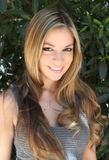 Карли Бэйкер